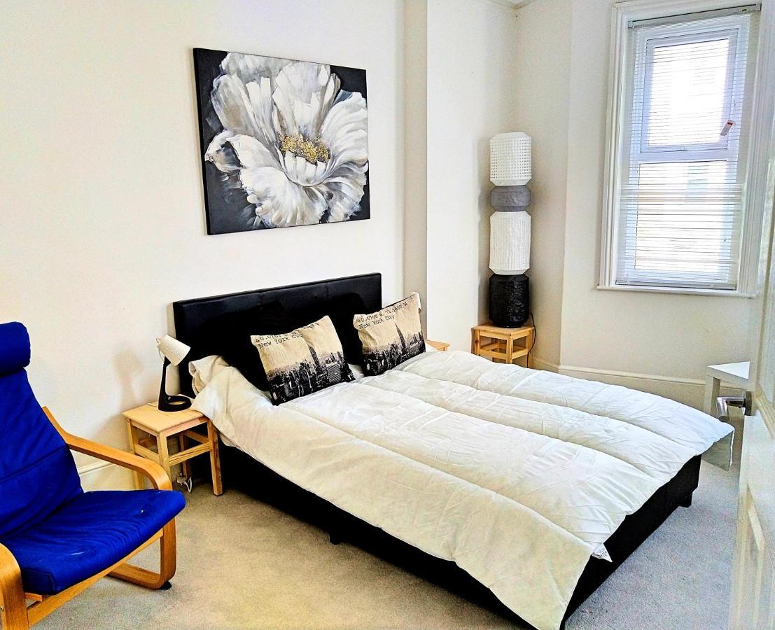 Entire Floor 2 Bedrooms On Westcliff Борнмут Экстерьер фото