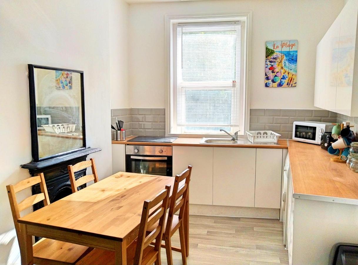 Entire Floor 2 Bedrooms On Westcliff Борнмут Экстерьер фото